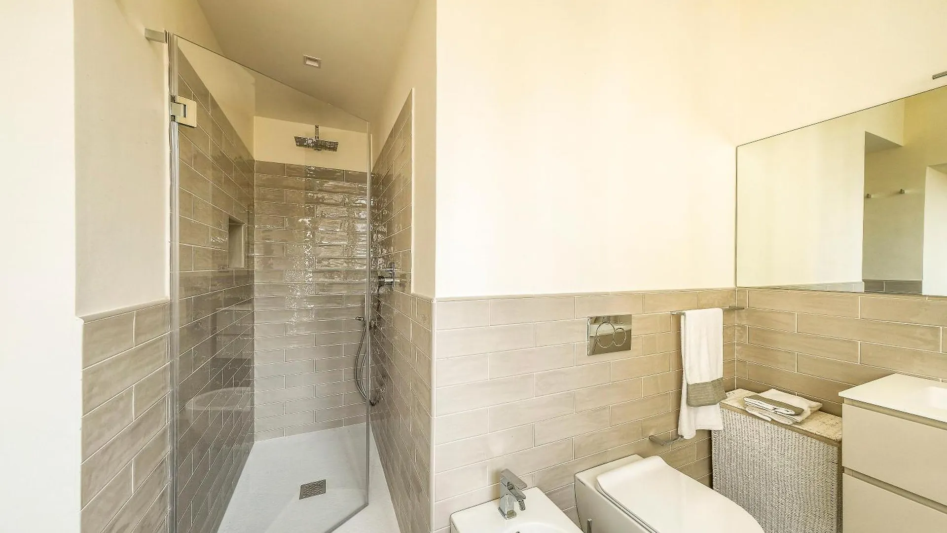 Lungarno Marvelous Apartment With Private Parking Florence