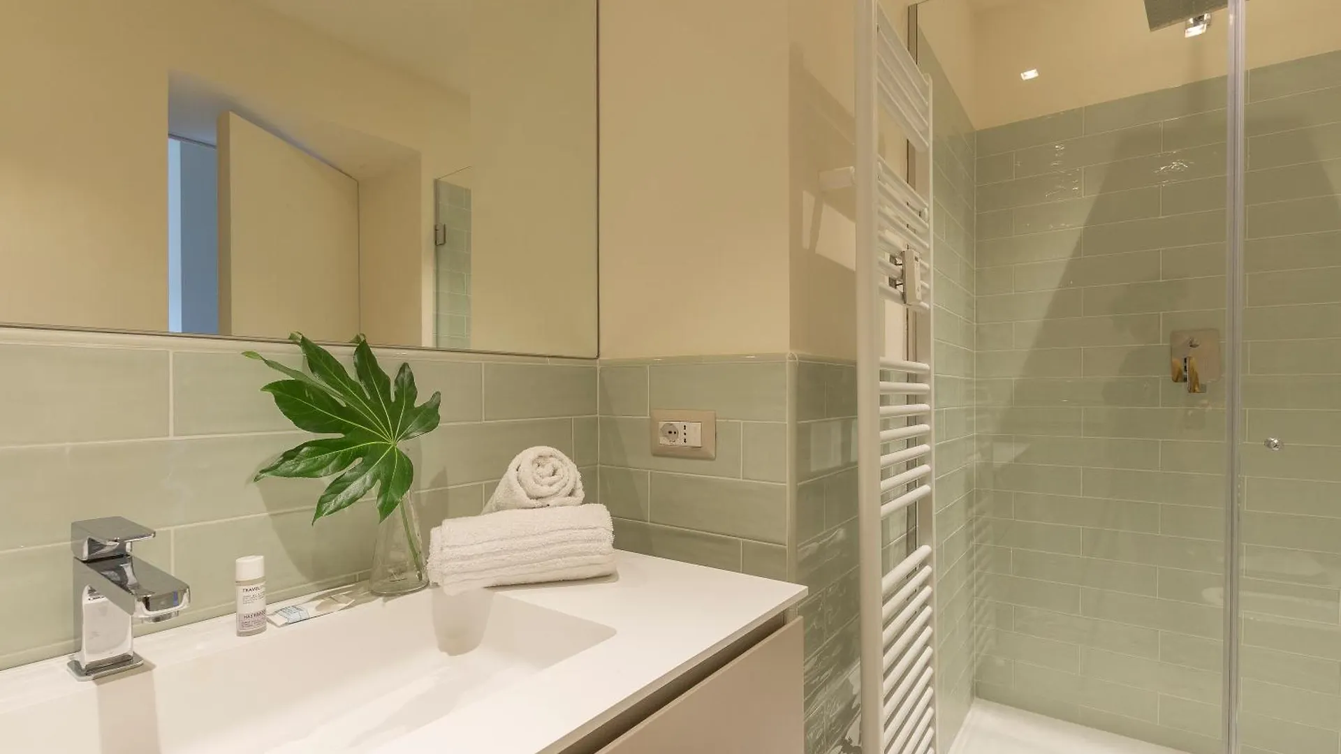 Lungarno Marvelous Apartment With Private Parking Florence