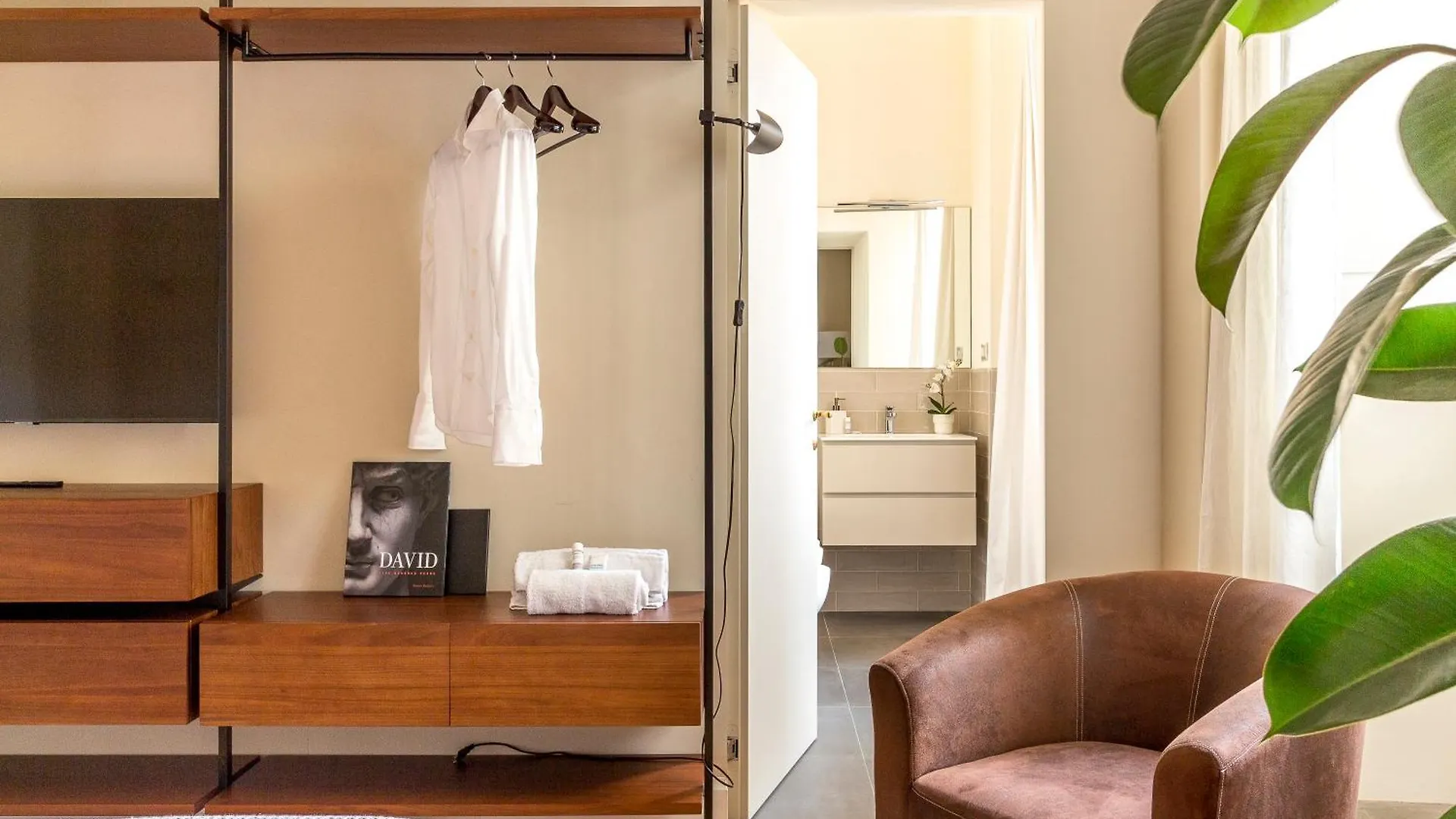 Lungarno Marvelous Apartment With Private Parking Florence