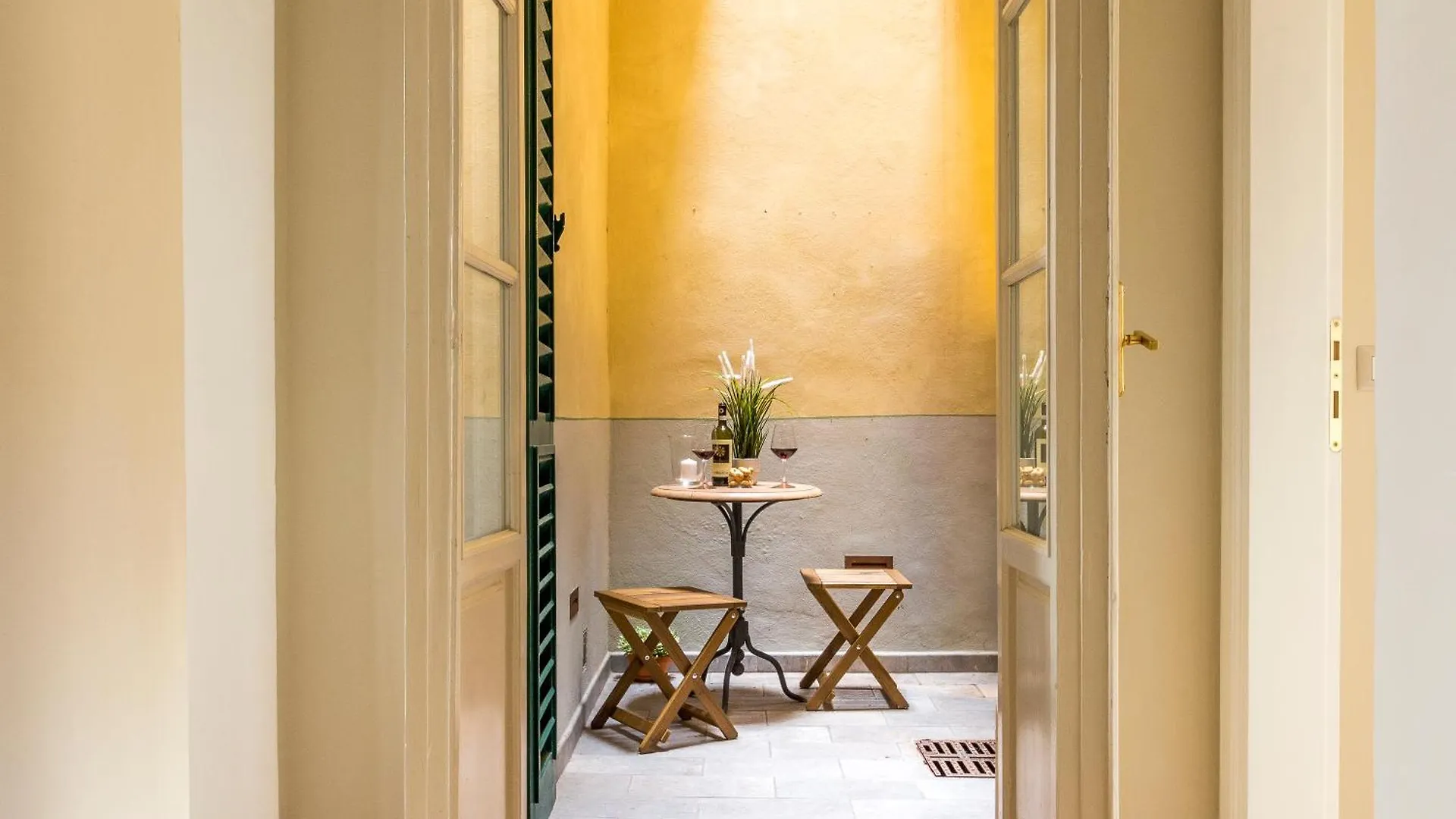 Lungarno Marvelous Apartment With Private Parking Florence Italy